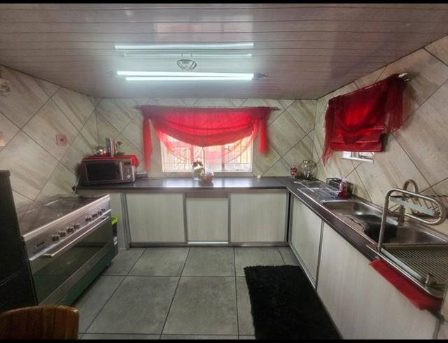 2 BEDROOM HOUSE FOR SALE IN VANDERBIJLPARK CW 5